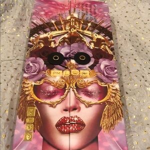 Pat McGrath eye shadow palette. Beautiful 🤩 colors